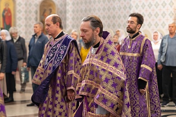 Воздвижение Честного и Животворящего Креста Господня