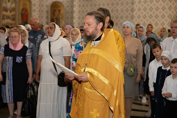 Воскресное богослужение на неделе 7-й по Пятидесятнице, мч. Каллиника