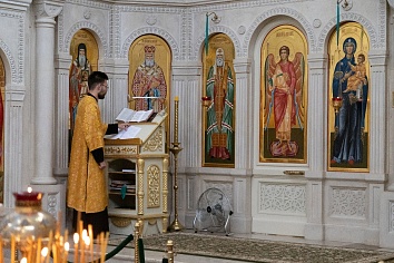 Воскресное богослужение на неделе 6-й по Пятидесятнице, мироносицы равноап. Марии Магдалины