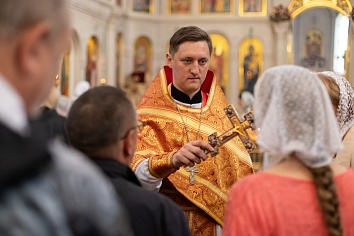 Божественная Литургия в воскресенье, на неделе пятой по Пасхе, о самаряныне