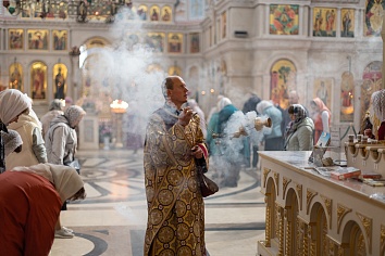 Воскресное Богослужение 4 мая, на неделе третьей по Пасхе, святых Жен - мироносиц