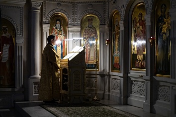 Божественная Литургия в воскресенье, на неделе тридцать четвёртой по Пятидесятнице, о мытаре и фарисее