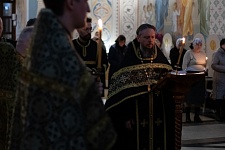 Утреня Великой Пятницы с чтением двенадцати Евангелий