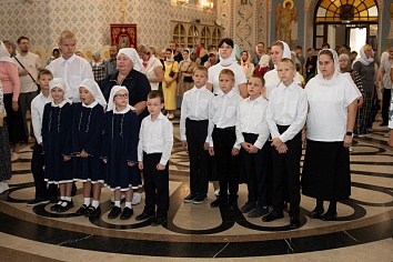 Воскресное богослужение на неделе 7-й по Пятидесятнице, мч. Каллиника