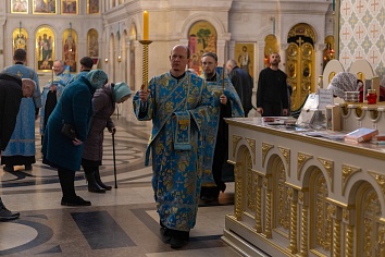 Пение благодарственной похвалы Пресвятой Богородице 4 апреля, в пятницу, на пятой седмице Великого поста