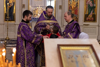 Божественная литургия с чтением Послания Святейшего Патриарха Кирилла по случаю 100-летия со дня преставления святителя Тихона 6 апреля, в воскресенье, на неделе пятой Великого поста