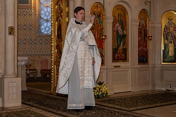 Поздняя Божественная литургия в праздник Рождества Христова