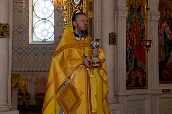 Божественная литургия в воскресенье, на неделе 32-й по Пятидесятнице