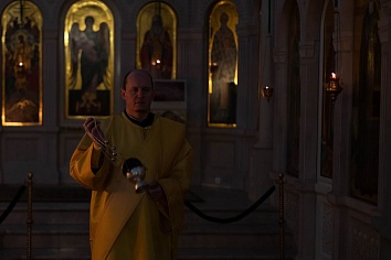 Божественная литургия в воскресенье, на неделе о мытаре и фарисее