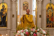 Божественная литургия в воскресенье, на неделе 16-й по Пятидесятнице