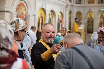 Воскресное богослужение на неделе 1-й по Пятидесятнице, Всех святых
