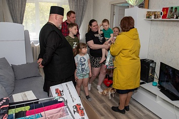 Поздравление многодетных семей с праздником Пасхи