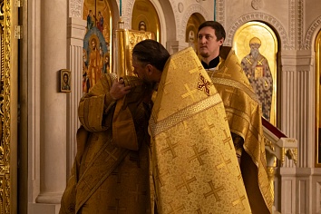 Божественная Литургия в воскресенье, на неделе двадцать пятой по Пятидесятнице