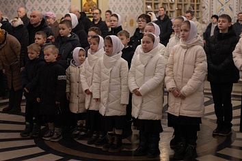 Божественная литургия в воскресенье, на неделе о мытаре и фарисее