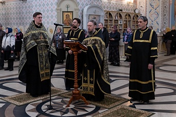 Утреня с чтением Великого канона преподобного Андрея Критского и жития преподобной Марии Египетской