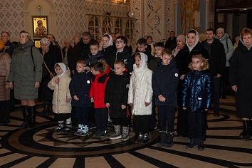 Божественная литургия в воскресенье, на неделе 32-й по Пятидесятнице