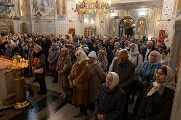 Божественная литургия в воскресенье, на неделе 18-й по Пятидесятнице