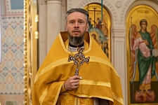 Божественная литургия в воскресенье, на неделе 16-й по Пятидесятнице