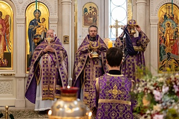 Божественная литургия в воскресенье, на неделе 14-й по Пятидесятнице, по Воздвижении