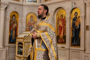 Божественная литургия в воскресенье, на неделе 20-й по Пятидесятнице