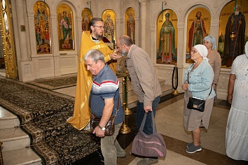 Воскресное богослужение на неделе 7-й по Пятидесятнице, мч. Каллиника
