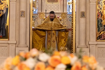 Божественная Литургия в воскресенье, на неделе двадцать восьмой по Пятидесятнице