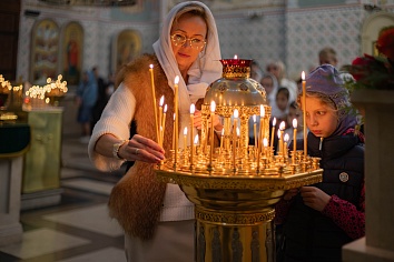 Божественная Литургия в воскресенье, на неделе шестнадцатой по Пятидесятнице
