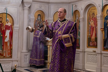  Божественная литургия 23 марта, в воскресенье, на неделе третьей Великого поста, именуемой Крестопоклонной