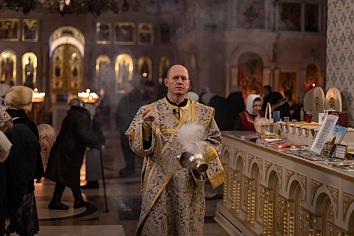 Божественная литургия в воскресенье, на неделе 25-й по Пятидесятнице