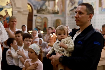 Божественная Литургия в воскресенье, на неделе восьмой по Пятидесятнице