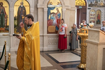 Воскресное богослужение на неделе 1-й по Пятидесятнице, Всех святых