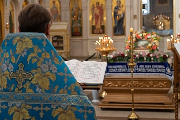 Предпразднество Успения Пресвятой Богородицы. Всенощное Бдение. Вынос площаницы, чин погребения