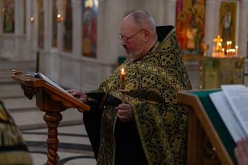 Служба двенадцати Евангелий 17 апреля, в вечер Великого Четверга