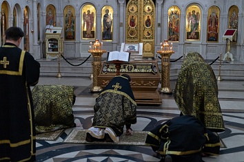 Богослужение Великой Пятницы с Выносом Плащаницы