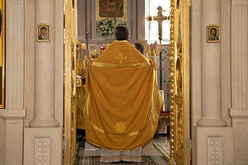 Воскресное богослужение на неделе 7-й по Пятидесятнице, мч. Каллиника