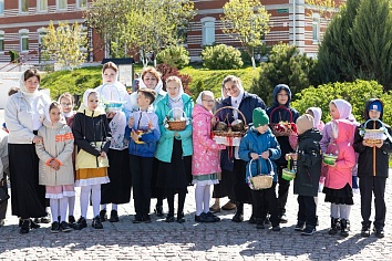 Великая Суббота. Освящение пасхальной снеди 