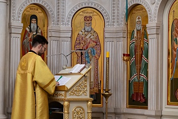 Божественная Литургия в воскресенье, на неделе тринадцатой по Пятидесятнице