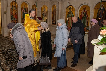Божественная литургия в воскресенье, на неделе о блудном сыне