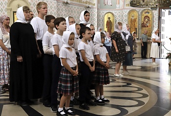 Божественная Литургия в воскресенье, на неделе восьмой по Пятидесятнице
