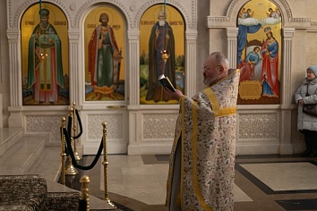 Божественная литургия в воскресенье, на неделе 24-й по Пятидесятнице