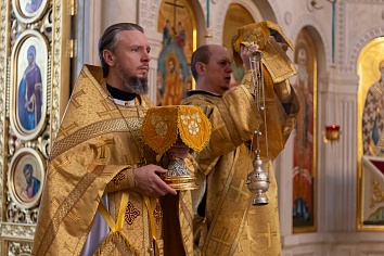 Божественная Литургия в воскресенье, на неделе двадцатой по Пятидесятнице