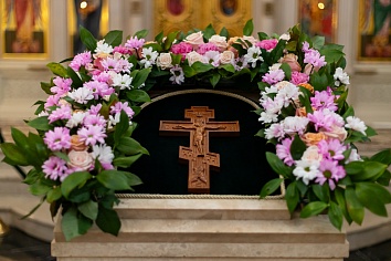 Воскресное Богослужение на третьей неделе Великого поста, Крестопоклонной