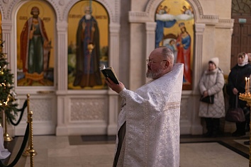 Божественная литургия в воскресенье, на неделе 31-й по Пятидесятнице