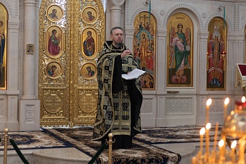 Богослужение Великой Пятницы с воспоминанием Святых спасительных Страстей Господа нашего Иисуса Христа