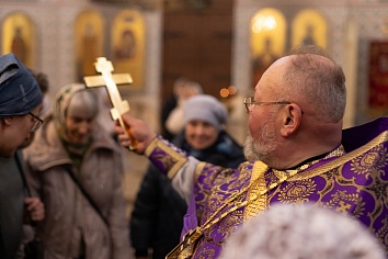 Божественная литургия с чтением Послания Святейшего Патриарха Кирилла по случаю 100-летия со дня преставления святителя Тихона 6 апреля, в воскресенье, на неделе пятой Великого поста