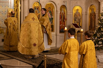 Божественная Литургия в воскресенье, на неделе двадцать восьмой по Пятидесятнице