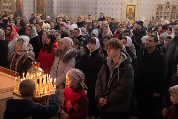 Божественная литургия 2 марта, в воскресенье, на неделе сыропустной, в воспоминание Адамова изгнания