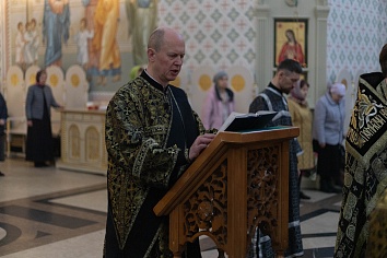 Богослужение Великой Пятницы с воспоминанием Святых спасительных Страстей Господа нашего Иисуса Христа