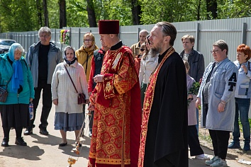 Панихида по защитникам Отечества и участникам СВО на Новогородищенском кладбище г. Коломна, в преддверии Дня Победы