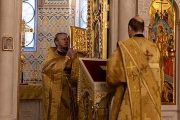 Божественная Литургия в воскресенье, на неделе двадцать второй по Пятидесятнице